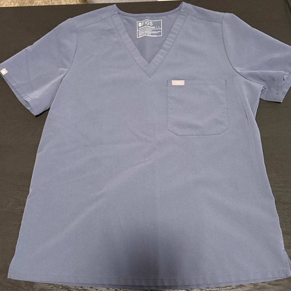 FIGS Catarina one pocket Scrub Top